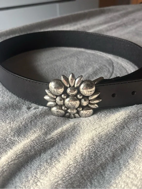 Michael Kors Women’s Black Leather Belt with Silver Floral Concho Buckle - Picture 1 of 7